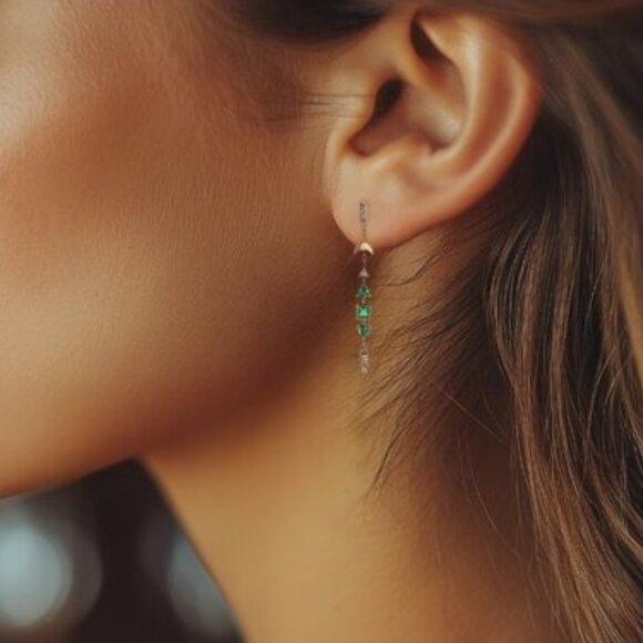 Gorgeous Dangle Earrings Gold w/Green Zircon Moon Celestial Jewelry BEAUTIFUL - Picture 7 of 13